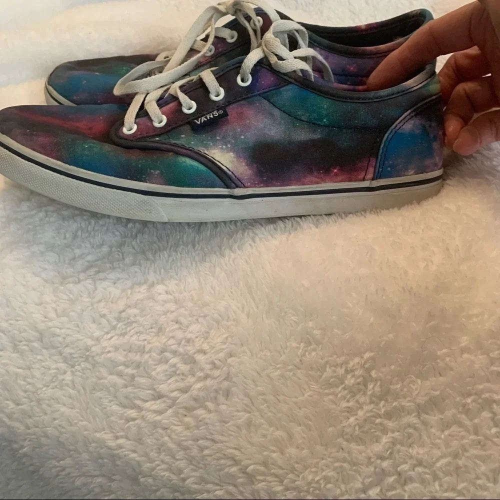 Vans Off the Wall Women’s Galaxy Print Sneakers